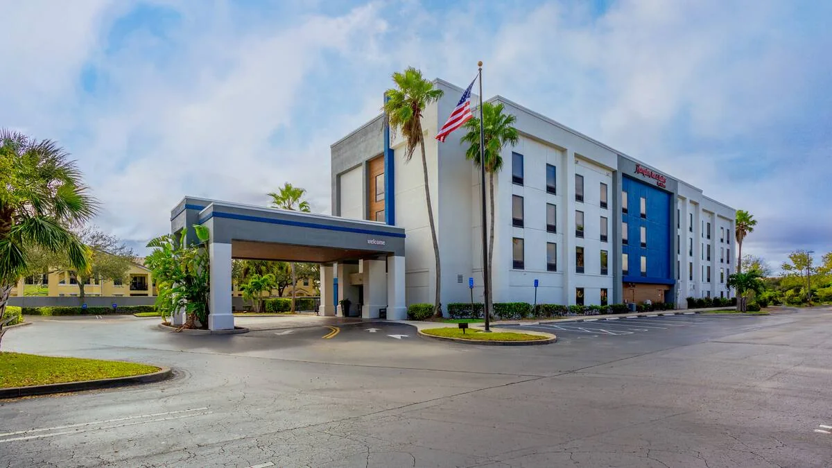 Hampton Inn and Suites Port St. Lucie West exterior